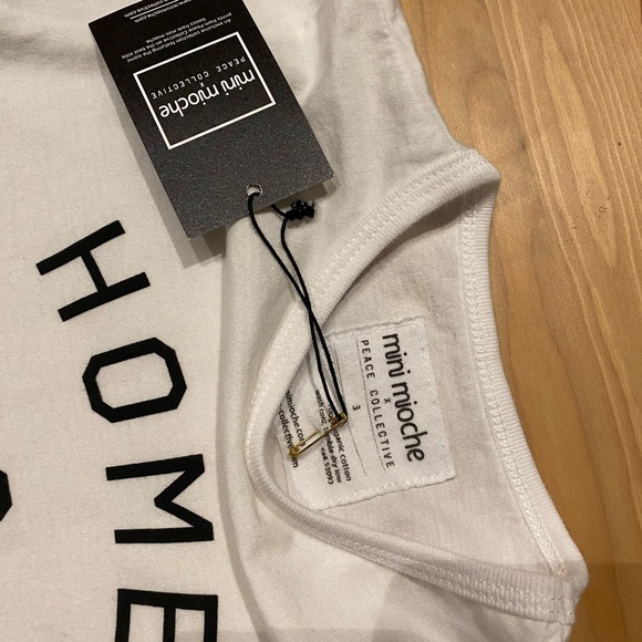 NWT Home is Canada kids t-shirt - Picture 3 of 4